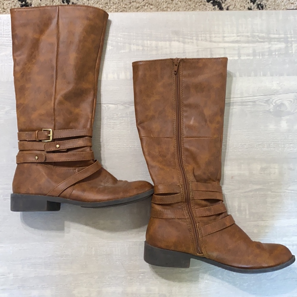 Boots - Picture 2 of 3